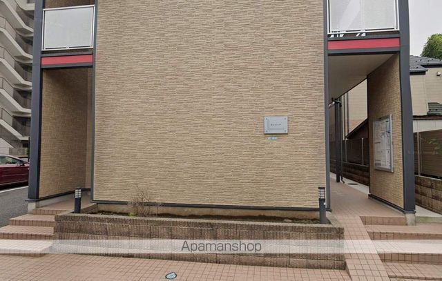 レオパレスカンパーナの玄関写真
