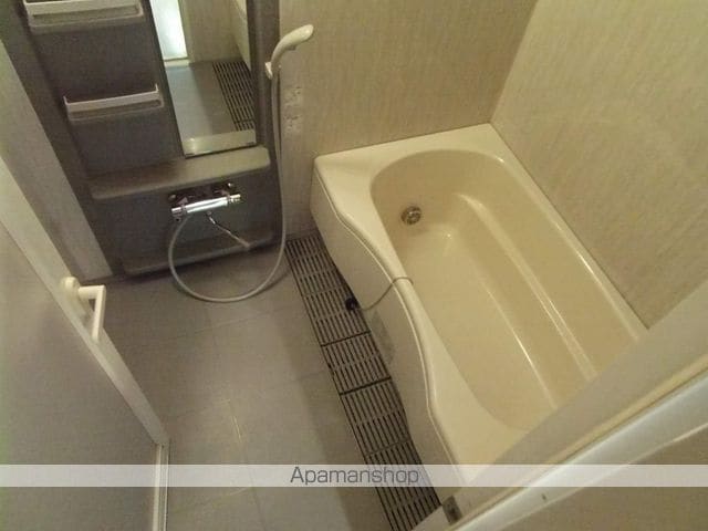 ロイヤルタワー春日の内装写真