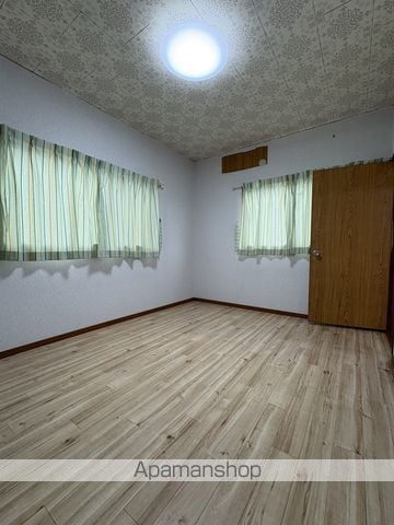 富山市田中町三丁目15-8戸建の内装写真