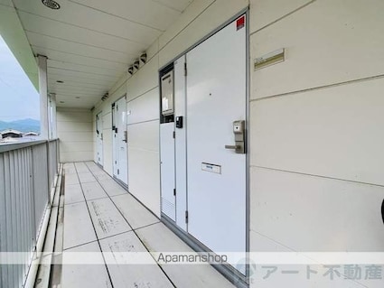 レオパレスアビタシオン[1K/23.18m2]のエントランス3