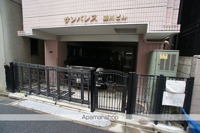 サンパレスの玄関写真