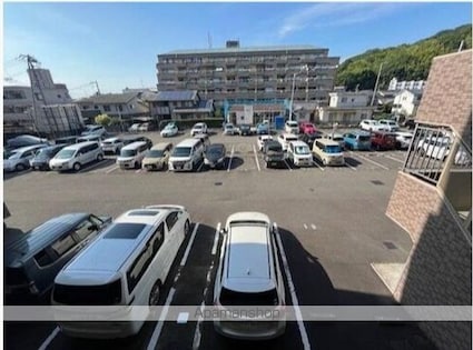 アルファステイツ城北御幸[3LDK/84.92m2]の駐車場