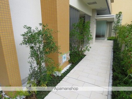千葉県松戸市小金[2LDK/62.72m2]のエントランス