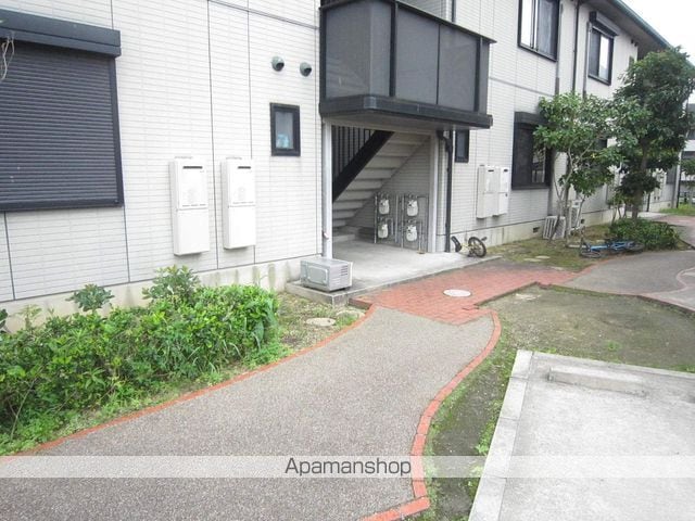 シャトレーヌ梅美台D棟の玄関写真