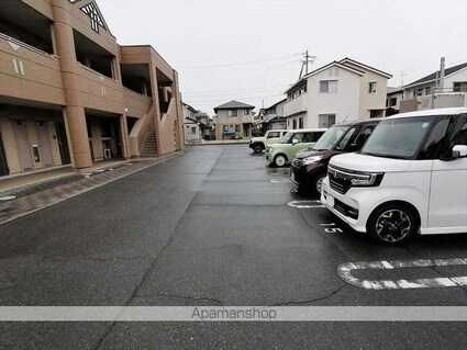 コーポウインクル[1LDK/36m2]の駐車場