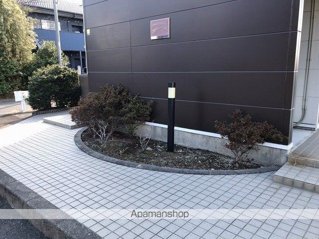 レオパレスforeverの玄関写真