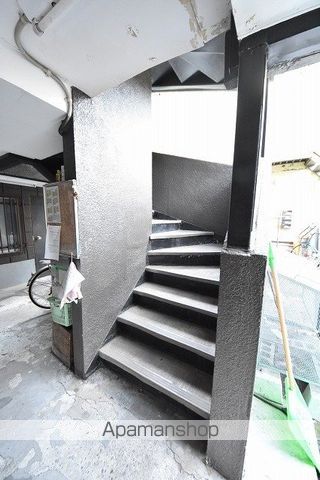 ガーデンヒルズ32の玄関写真