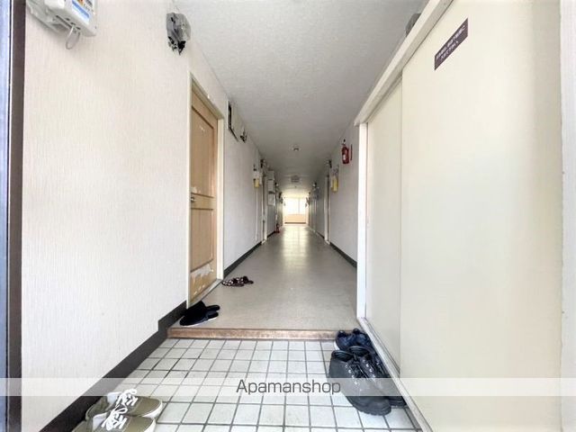 ハイツシーサイド1号館の玄関写真