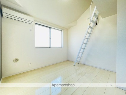 神奈川県横浜市磯子区中原４丁目[1K/19.2m2]のリビング・居間