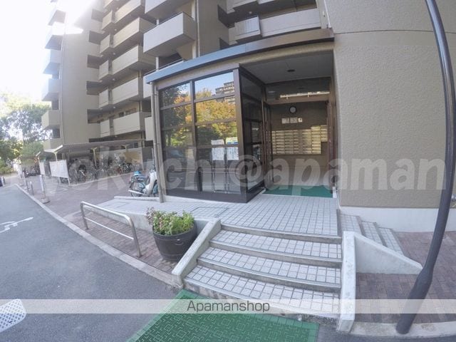 千里中央パークヒルズB棟の玄関写真