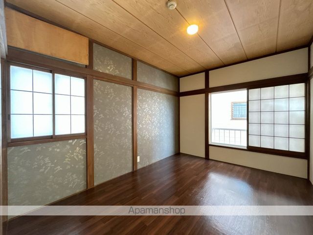 クイ-ンズパ-クの内装写真