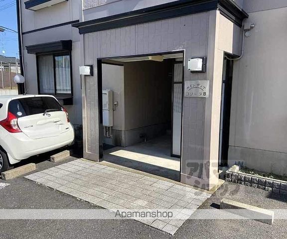 ウィンディアコリーヌE棟の玄関写真