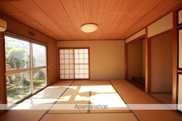 菊川市 2階建 築55年の内装写真