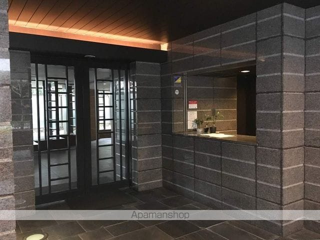 ドゥーエ日本橋の玄関写真