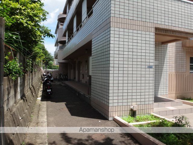 ラズベリー中山の外観写真