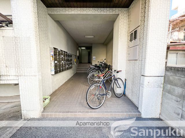 エトワール味酒の玄関写真