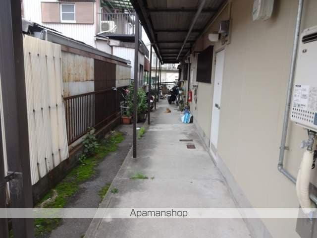 中西ハイツの玄関写真
