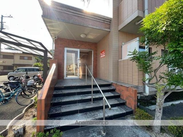 和歌山県和歌山市六十谷[2LDK/55.78m2]のエントランス1