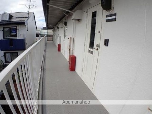 エステート近江B棟の玄関写真