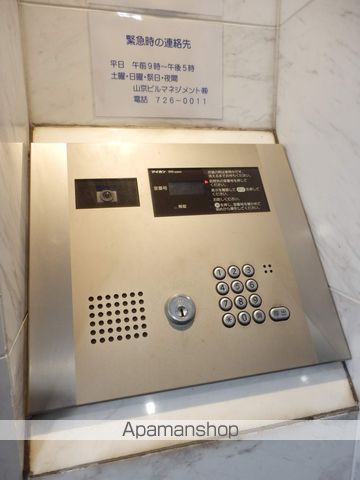 レジディア桑園の玄関写真
