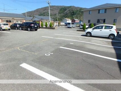 スプリングパーク横田　Ｃ[2LDK/60.49m2]の駐車場