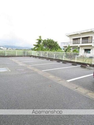 ソレイユ・ルヴァンＡ[2DK/44.39m2]の駐車場2