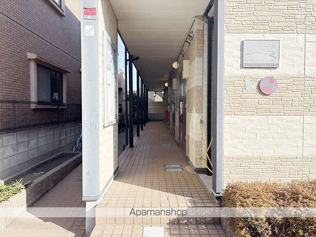 レオパレスハイム サンコウヤの玄関写真