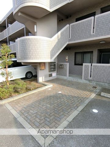 フェルミエール香貫の玄関写真