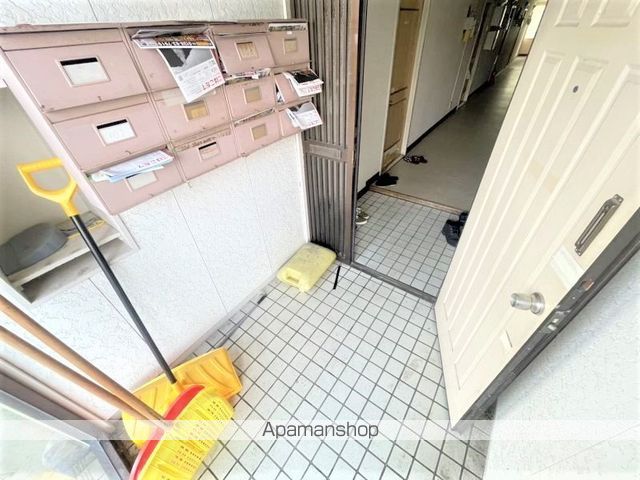 ハイツシーサイド1号館の玄関写真
