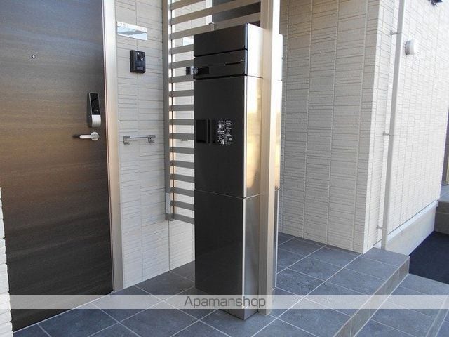 ヌーベルメゾンの玄関写真