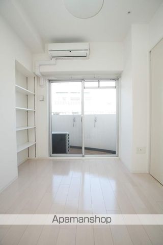 セレニテ梅田ESTの内装写真