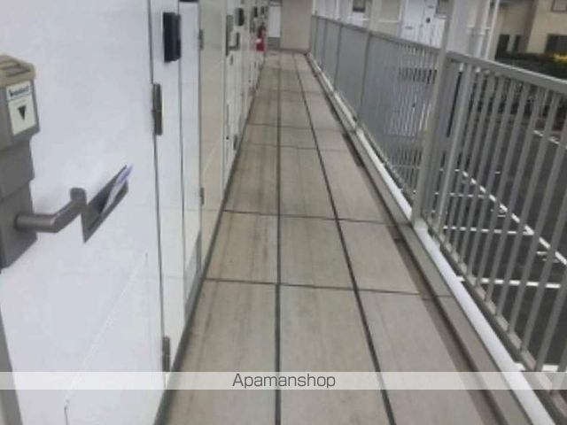 レオパレス小郡南の玄関写真