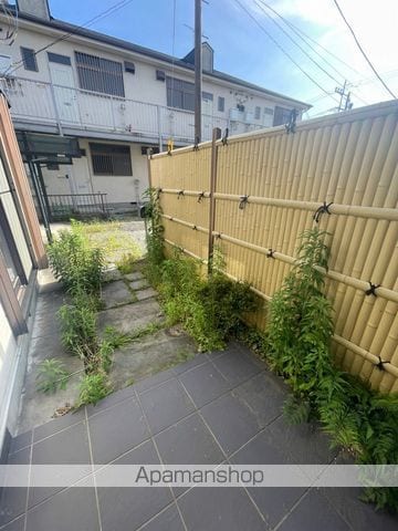 秦野市 2階建 築35年の玄関写真