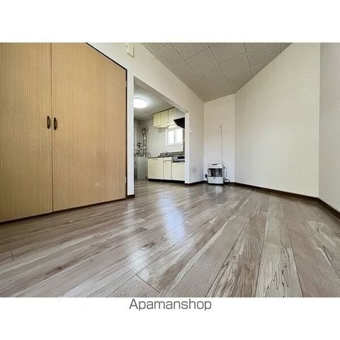 白い風船の内装写真