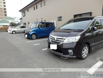 ボヌール古三津　Ａ棟[3DK/58.79m2]の駐車場2