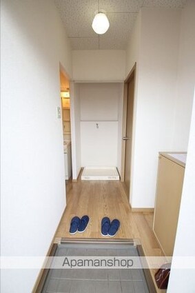 ハイライズ新涯　Ｂ棟[2DK/40.92m2]の玄関