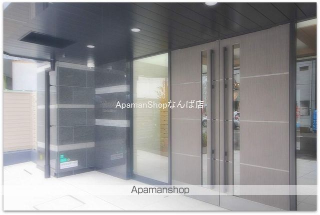 スプランディッド難波WESTの玄関写真