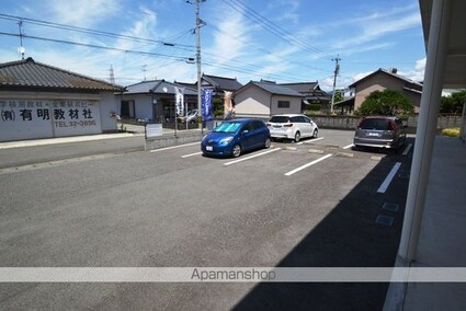 ラ・ステュディオ[1R/30.03m2]の駐車場