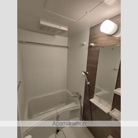 ALIVIS放出の内装写真
