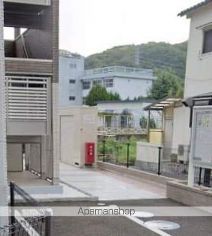 クレイノシャルマン中通の玄関写真