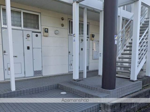 レオパレス羽鳥弐番館の玄関写真
