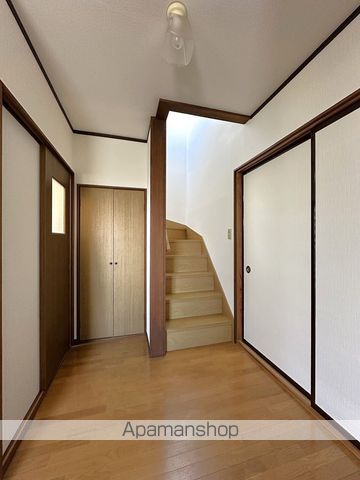 関根戸建て 西棟の内装写真