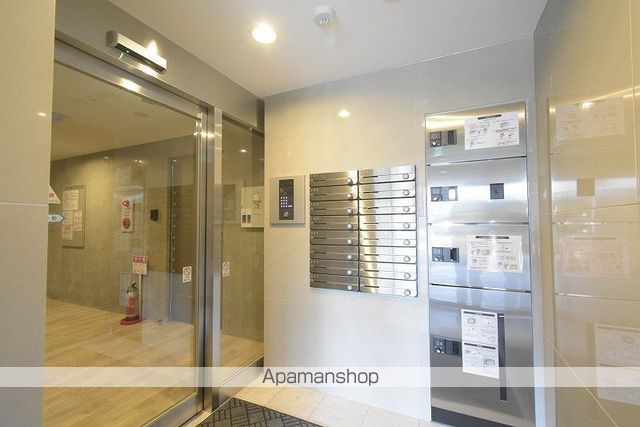 グローカル本郷通の玄関写真