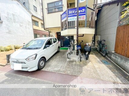 松本ビル[1K/23.24m2]の駐車場