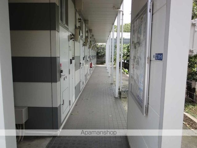 レオパレスフレッシュIIIの玄関写真