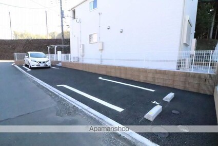 ソレイユ．Ｋ[1LDK/50.13m2]の駐車場