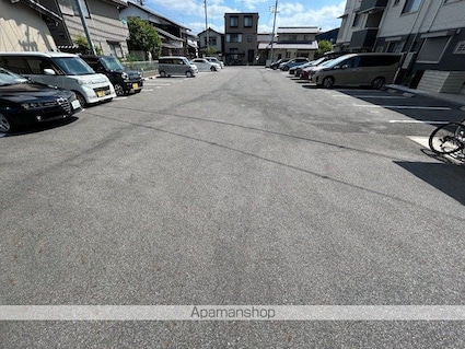 カルムメゾン　アンソレイェ[2LDK/58.37m2]の駐車場