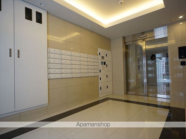 クレストタワー栄の玄関写真