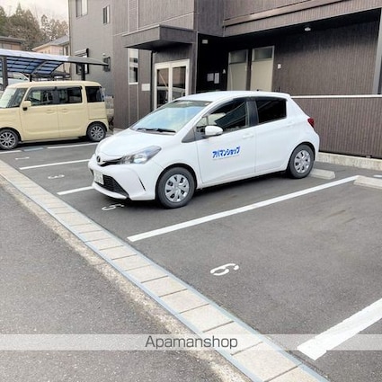 ルミナーレ[1R/31m2]の駐車場2