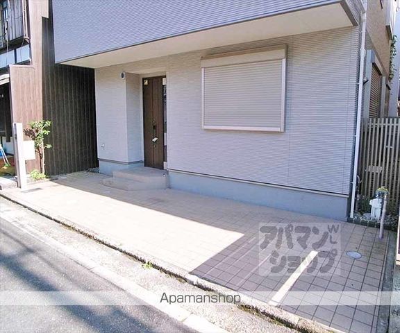 京阪電気鉄道鴨東線 出町柳駅 徒歩16分 2階建 築11年の玄関写真